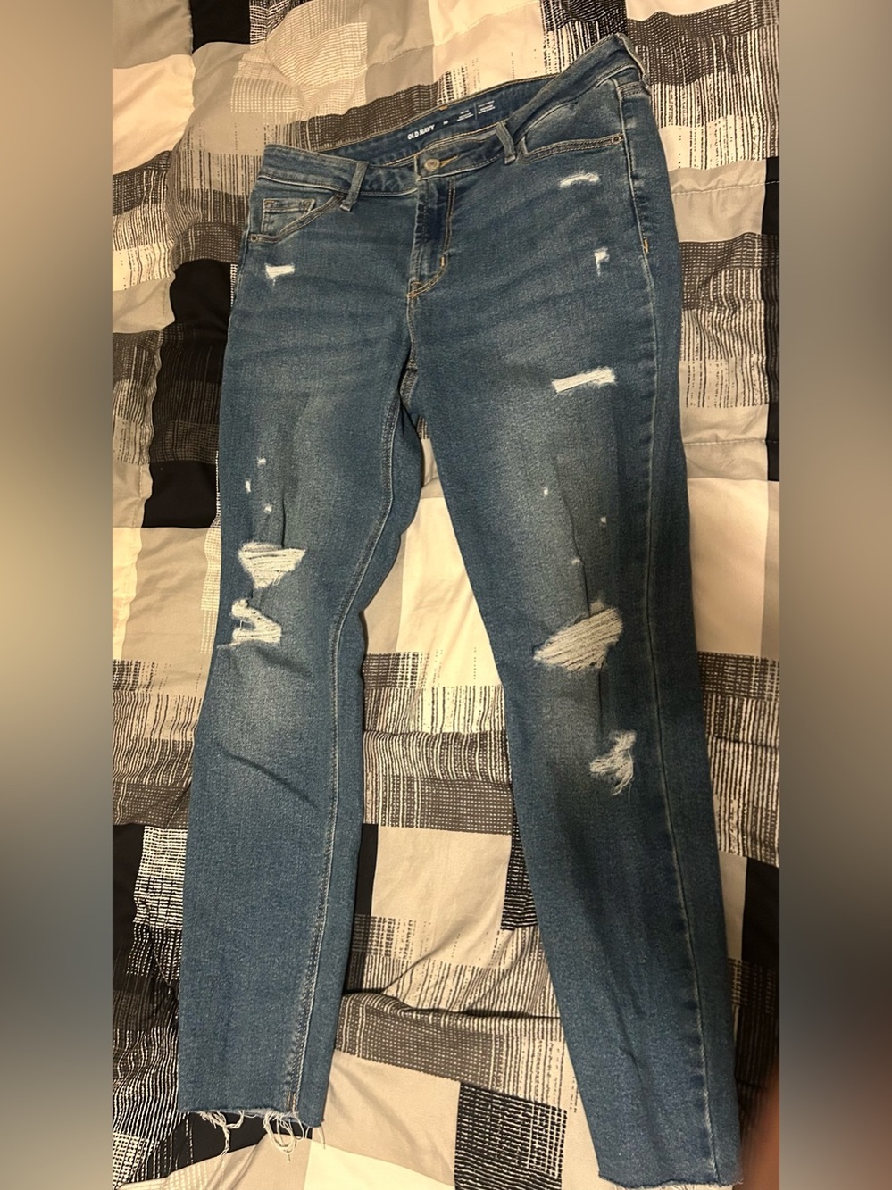 Old Navy Distressed Skinny Jeans in Blue Wash